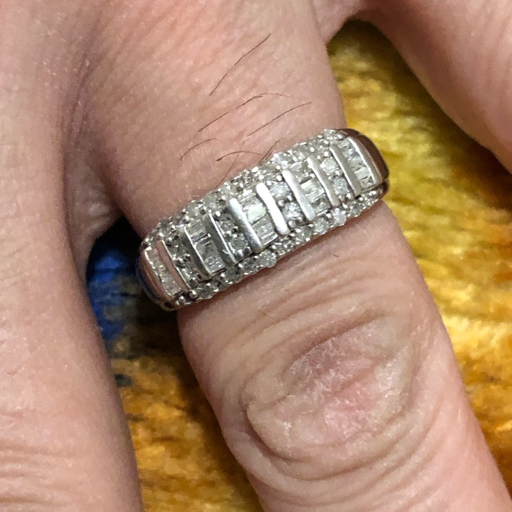925 Unisex Genuine round and baguette Diamond ring size 6.5